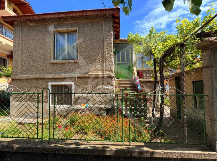 Къща в Айтос - 100 кв.м за 1880 €/кв.м - Снимка #1