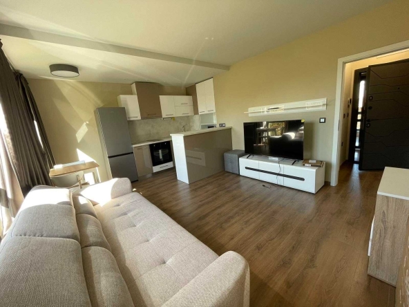 Дава се под наем Двустаен апартамент в Пловдив, Христо Смирненски - 80 кв.м за 612 € - Снимка #1