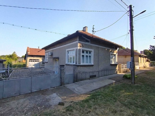 Къща в с. Ряхово, Област Русе - 128 кв.м за 1954 €/кв.м - Снимка #1