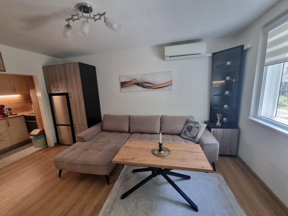 Дава се под наем Двустаен апартамент в Варна, Гръцка махала - 50 кв.м за 600 € - Снимка #1