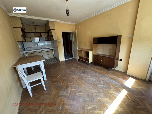 Едностаен апартамент в Плевен, 9-ти квартал - 47 кв.м за 1277 €/кв.м - Снимка #1