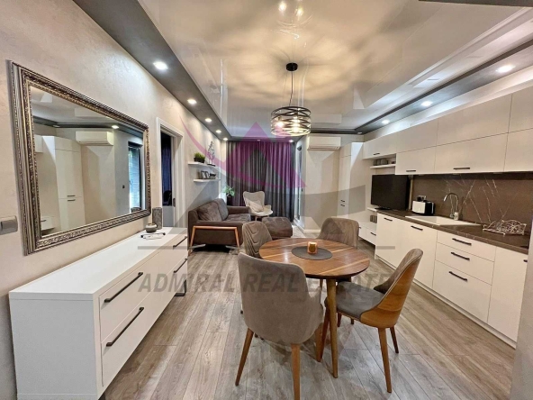 Дава се под наем Тристаен апартамент в Варна, Център - 74 кв.м за 1000 € - Снимка #1