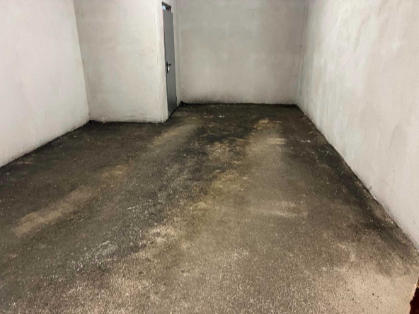 Гараж / Паркомясто в София, Витоша - 35 кв.м за 4 €/кв.м - Снимка #1