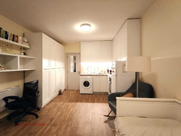 Дава се под наем Едностаен апартамент в София, Център - 36 кв.м за 434.60 € - Снимка #1