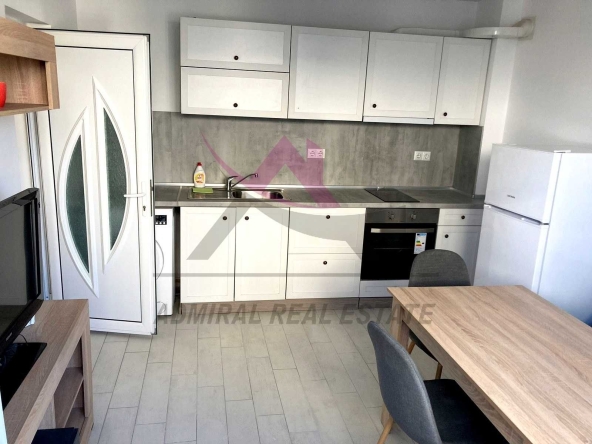 Дава се под наем Двустаен апартамент в Варна, Колхозен пазар - 60 кв.м за 409 € - Снимка #1