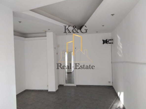 Магазин в Разград, Освобождение - 30 кв.м за 4267 €/кв.м - Снимка #1