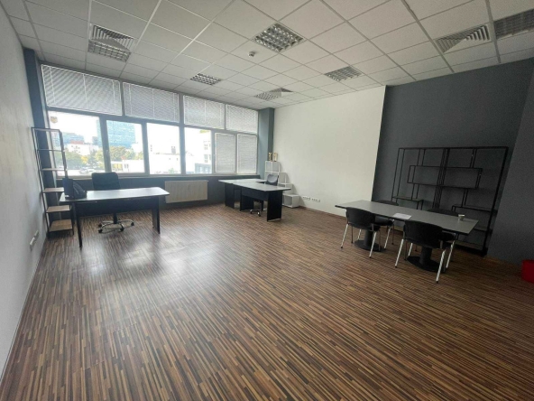 Дава се под наем Офис в София, 7-ми 11-ти километър - 50 кв.м за 990 € - Снимка #1