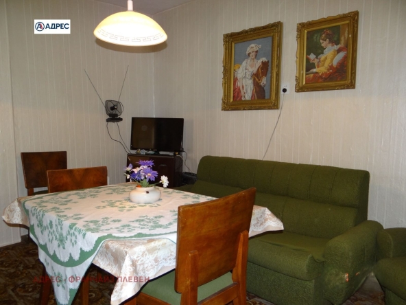 Къща в Плевен, 9-ти квартал - 60 кв.м за 584 €/кв.м - Снимка #1