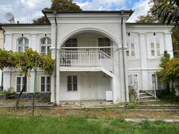 Къща в Карлово - 290 кв.м за 1276 €/кв.м - Снимка #1