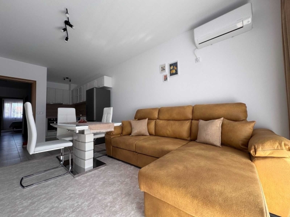 Дава се под наем Двустаен апартамент в Бургас, Възраждане - 80 кв.м за 612 € - Снимка #1