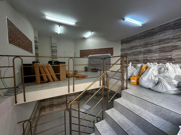 Дава се под наем Магазин в Пловдив, Кършияка - 140 кв.м за 408 € - Снимка #1