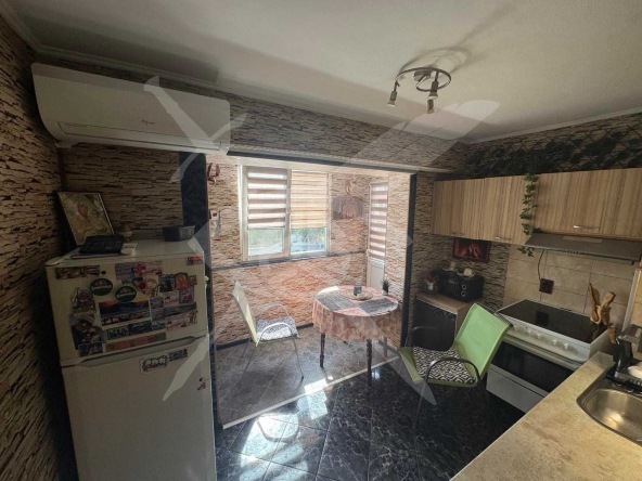 Тристаен апартамент в Айтос - 65 кв.м за 1124 €/кв.м - Снимка #1