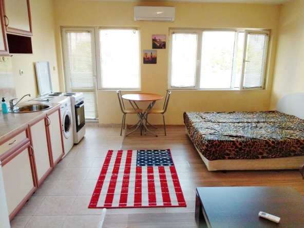 Дава се под наем Едностаен апартамент в Пловдив, Кършияка - 40 кв.м за 260 € - Снимка #1