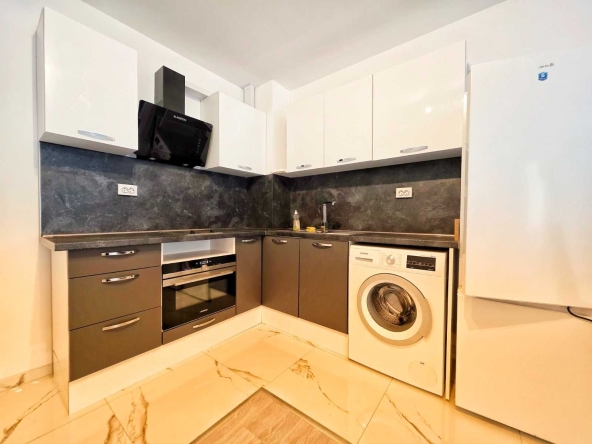 Дава се под наем Двустаен апартамент в Асеновград - 65 кв.м за 357 € - Снимка #1