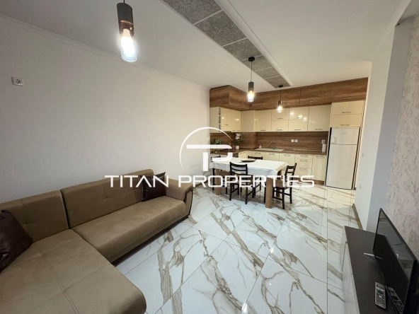 Дава се под наем Тристаен апартамент в Бургас, Изгрев - 98 кв.м за 765 € - Снимка #1