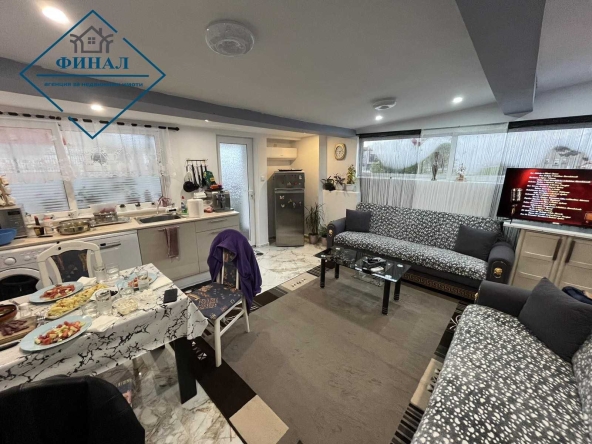 Къща в Шумен, Топхане - 70 кв.м за 1093 €/кв.м - Снимка #1