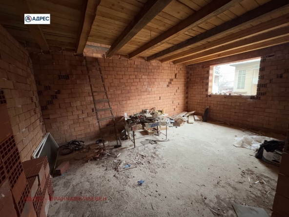 Къща в Враца, Подбалканска - 214 кв.м за 548 €/кв.м - Снимка #1