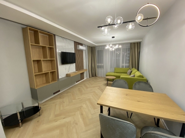 Дава се под наем Двустаен апартамент в Пловдив, Остромила - 64 кв.м за 484.5 € - Снимка #1