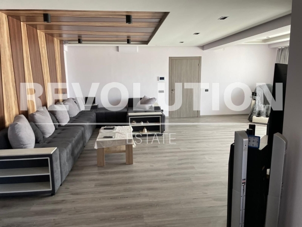 Дава се под наем Тристаен апартамент в Варна, Бриз - 160 кв.м за 1100 € - Снимка #1