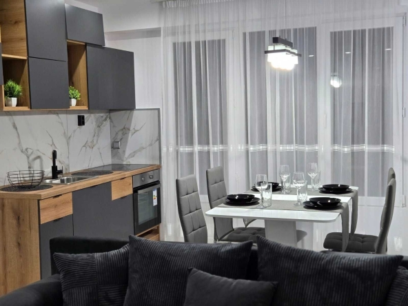 Двустаен апартамент в Разград, Орел - 50 кв.м за 1440 €/кв.м - Снимка #1