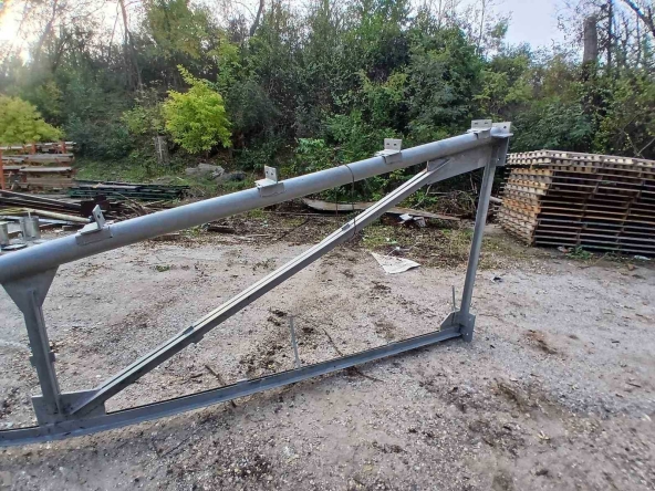 Промишлена сграда в Русе, Търговия на едро - 360 кв.м за 21 €/кв.м - Снимка #1