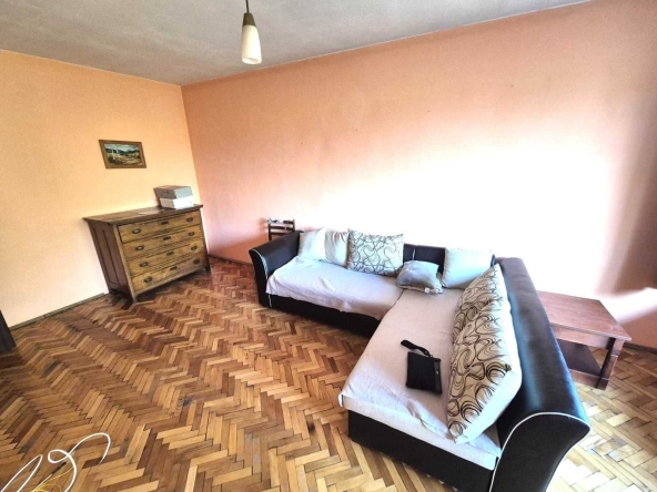 Дава се под наем Двустаен апартамент в София, Изток - 70 кв.м за 460 € - Снимка #1