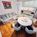 Дава се под наем Тристаен апартамент в Бургас, Център - 100 кв.м за 790.5 € - Снимка #1