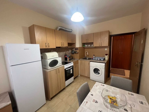 Дава се под наем Двустаен апартамент в Карлово - 64 кв.м за 229.5 € - Снимка #1