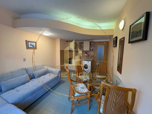 Дава се под наем Двустаен апартамент в Варна, Център - 55 кв.м за 400 € - Снимка #1