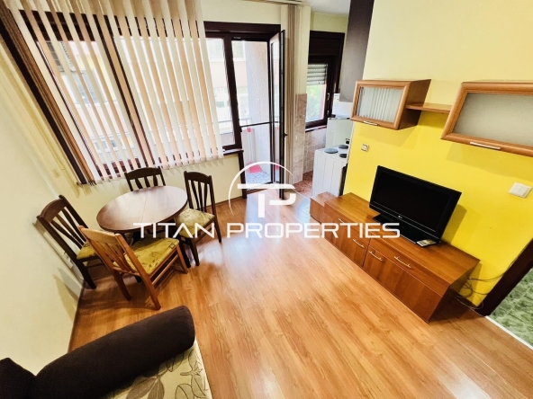 Дава се под наем Двустаен апартамент в Бургас, Център - 62 кв.м за 408 € - Снимка #1