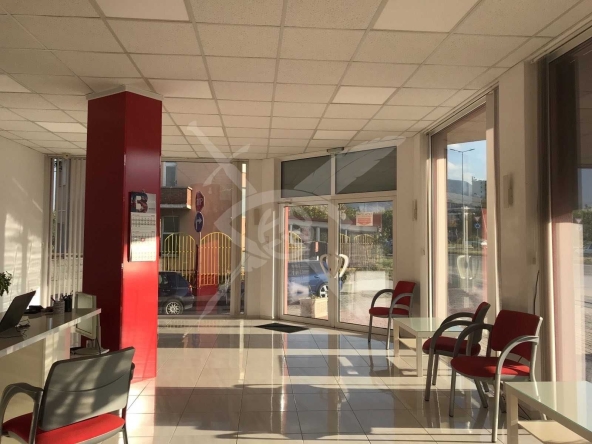Магазин в Асеновград - 95 кв.м за 2100 €/кв.м - Снимка #1