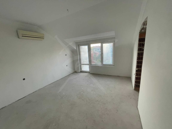 Тристаен апартамент в Айтос - 70 кв.м за 1215 €/кв.м - Снимка #1