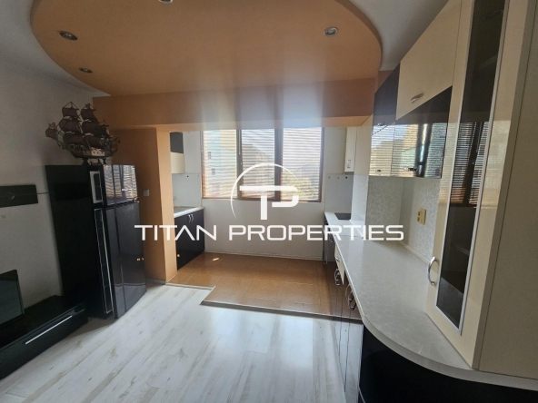 Дава се под наем Тристаен апартамент в Бургас, Изгрев - 70 кв.м за 484.5 € - Снимка #1