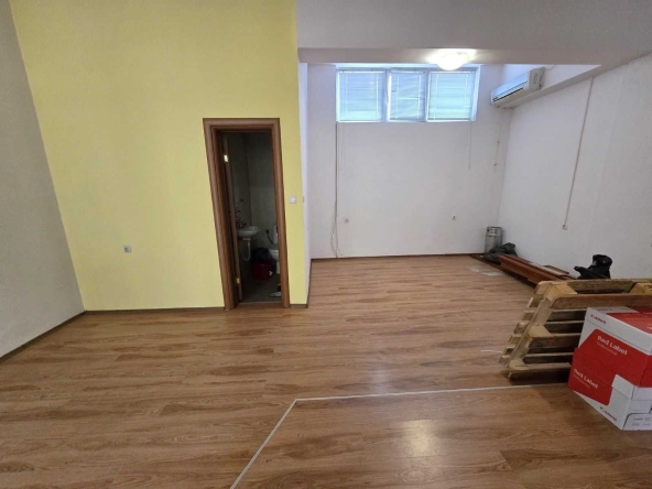 Офис в Разлог - 36 кв.м за 1445 €/кв.м - Снимка #1