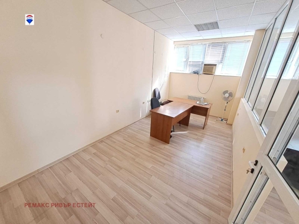 Дава се под наем Промишлена сграда в Русе, Родина 1 - 2000 кв.м за 7344 € - Снимка #1