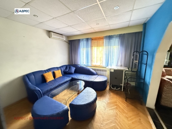 Дава се под наем Тристаен апартамент в Ловеч, Здравец - 80 кв.м за 230 € - Снимка #1