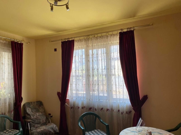 Етаж от къща в Карлово - 110 кв.м за 773 €/кв.м - Снимка #1