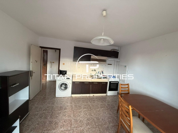 Дава се под наем Двустаен апартамент в Бургас, Лазур - 60 кв.м за 306 € - Снимка #1