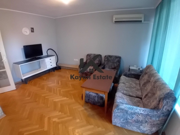 Дава се под наем Тристаен апартамент в Пловдив, Център - 98 кв.м за 459 € - Снимка #1