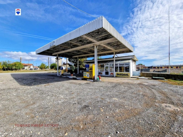 Промишлена сграда в с. Бъзън, Област Русе - 1592 кв.м за 53 €/кв.м - Снимка #1