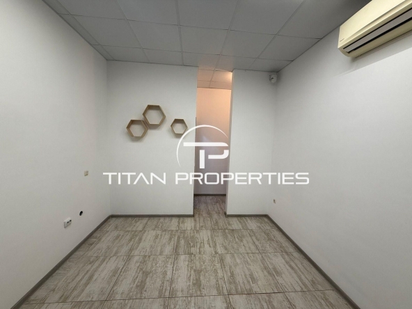 Дава се под наем Магазин в Бургас, Изгрев - 30 кв.м за 280.5 € - Снимка #1