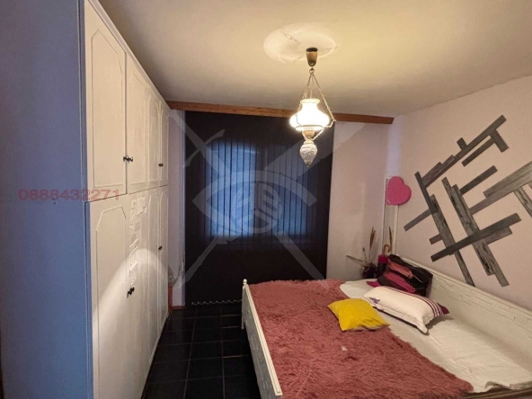 Дава се под наем Четиристаен апартамент в Пловдив, Кючук Париж - 116 кв.м за 525 € - Снимка #1