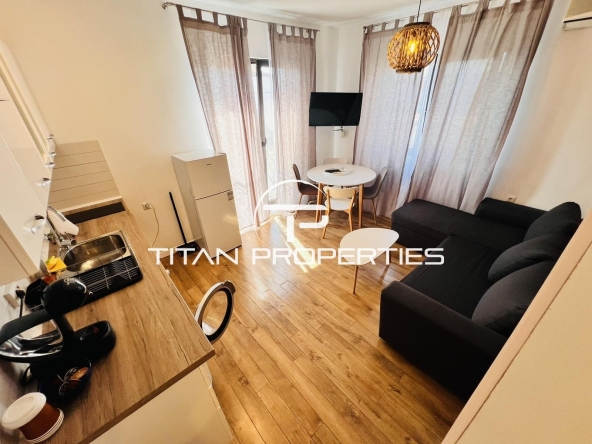 Дава се под наем Двустаен апартамент в Бургас, Център - 50 кв.м за 510 € - Снимка #1