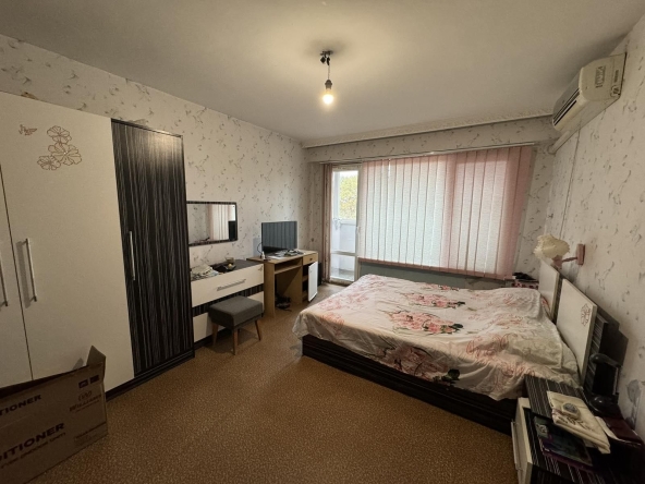Тристаен апартамент в Бургас, Братя Миладинови - 80 кв.м за 2100 €/кв.м - Снимка #1