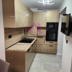 Дава се под наем Четиристаен апартамент в Варна, Базар Левски - 110 кв.м за 1380 € - Снимка #1