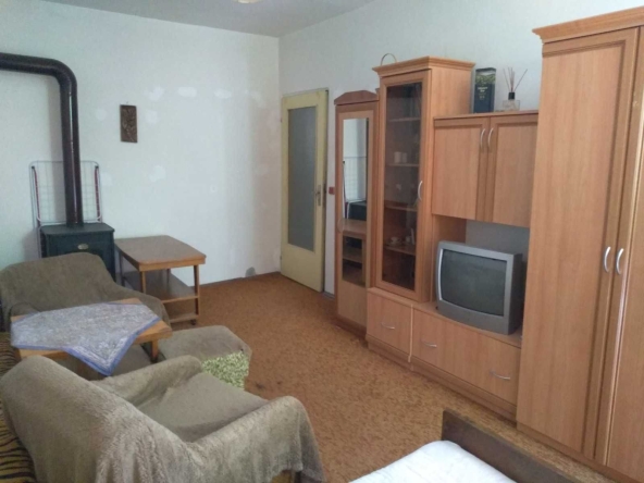 Дава се под наем Двустаен апартамент в Велико Търново, Бузлуджа - 65 кв.м за 204 € - Снимка #1