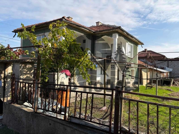 Къща в Пловдив, Тракия - 160 кв.м за 400 €/кв.м - Снимка #1