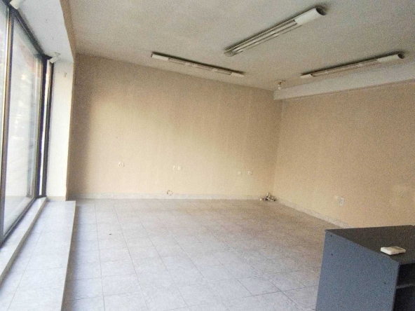 Дава се под наем Офис в Перник, Център - 30 кв.м за 370 € - Снимка #1