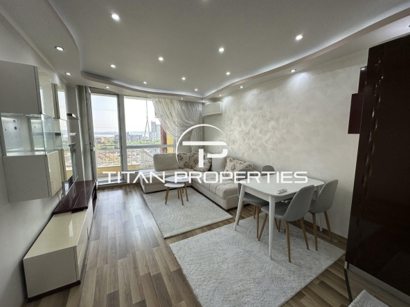 Дава се под наем Тристаен апартамент в Бургас, Славейков - 84 кв.м за 816 € - Снимка #1