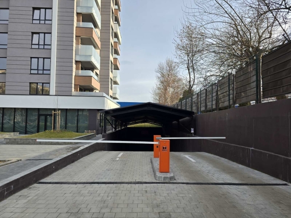 Дава се под наем Гараж / Паркомясто в София, Сердика - 17 кв.м за 127.5 € - Снимка #1